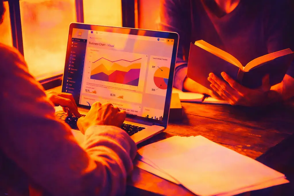 Analyse de données SEO et stratégie de référencement naturel sur ordinateur portable